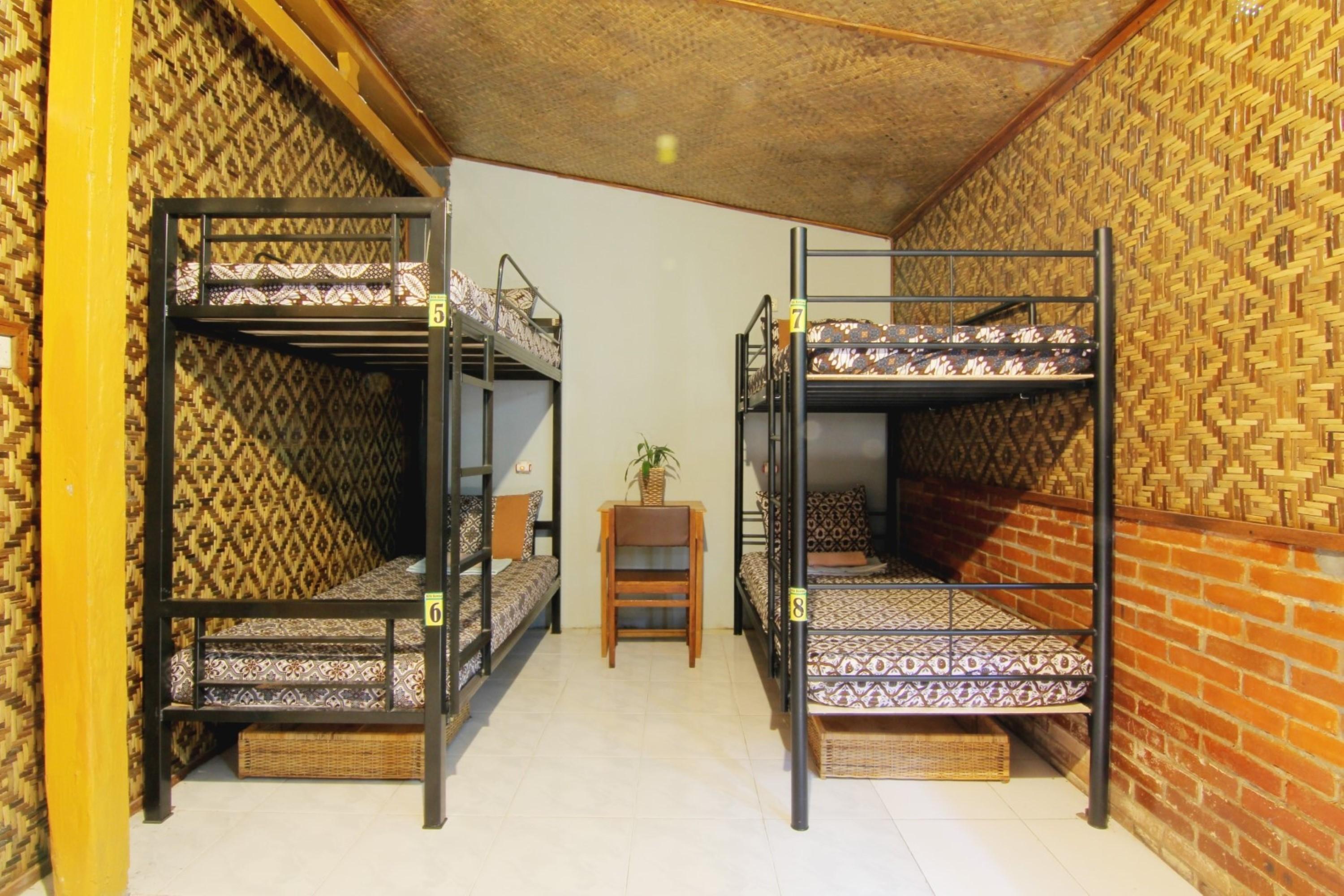 Bilik Bamboo Hostel Yogyakarta Exterior photo