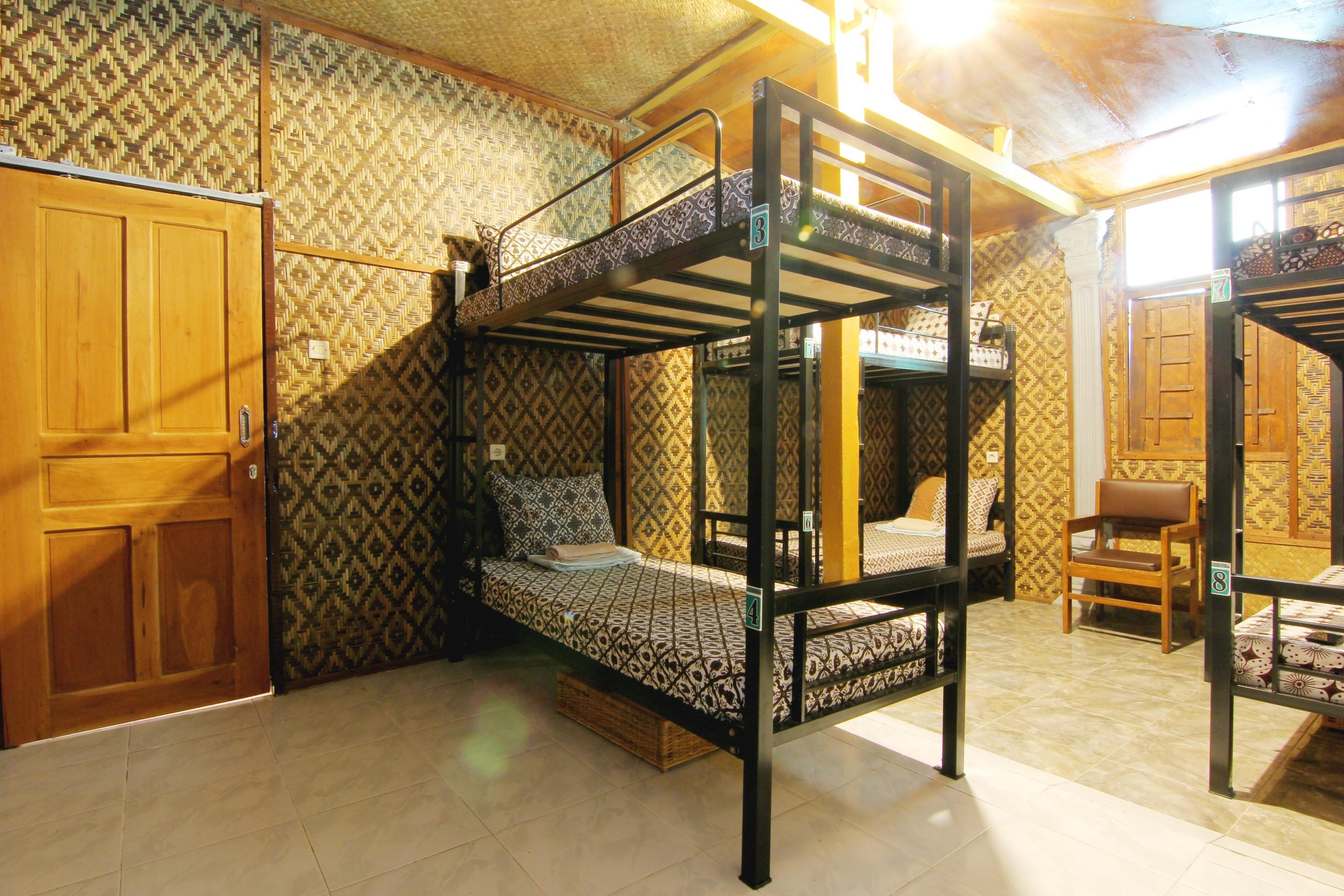 Bilik Bamboo Hostel Yogyakarta Exterior photo