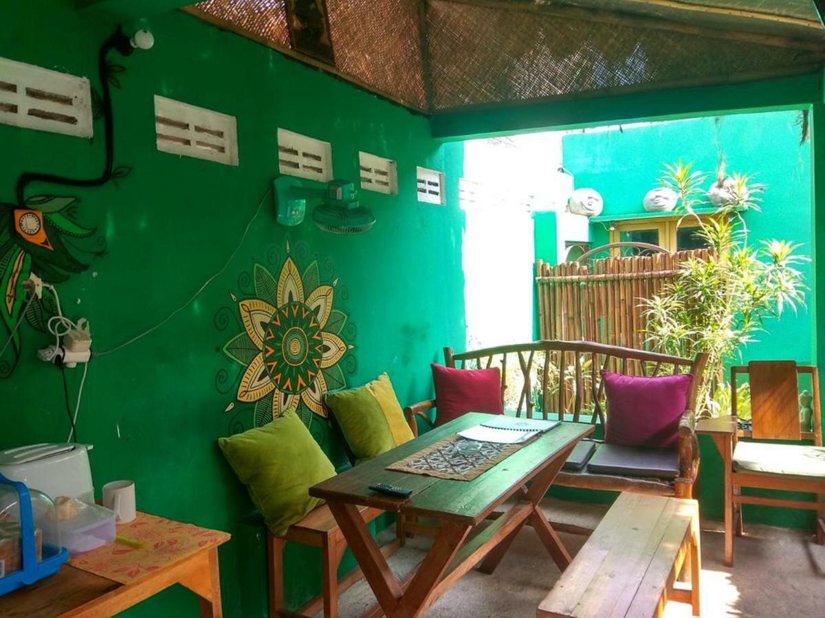 Bilik Bamboo Hostel Yogyakarta Exterior photo