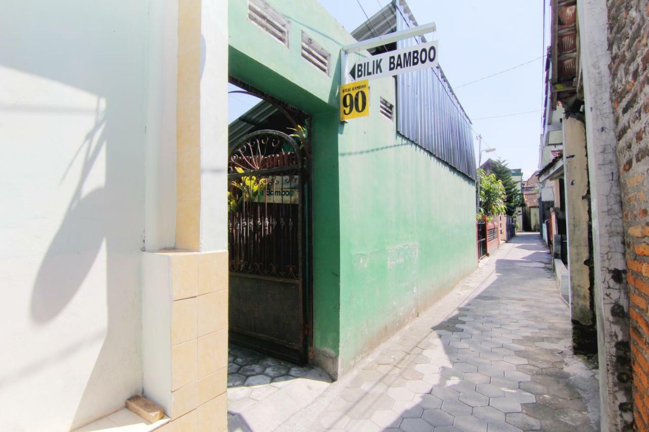 Bilik Bamboo Hostel Yogyakarta Exterior photo